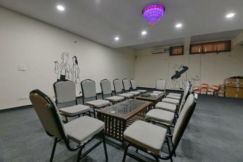 Hotel Admire Inn "atta Market, Noida Sector 18"