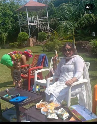 Agroturismo Nirvana Farms ( Singh's)