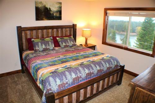 Hayden Lake Views - Sleeps 6