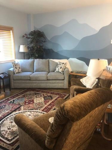Wooded Heights River Retreat
