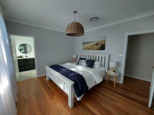 'shelly Beach Horizon' Coastal Beach House