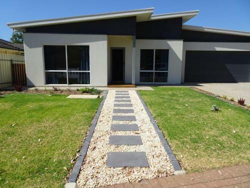 Little Miss Parumba 11 Parumba Drive