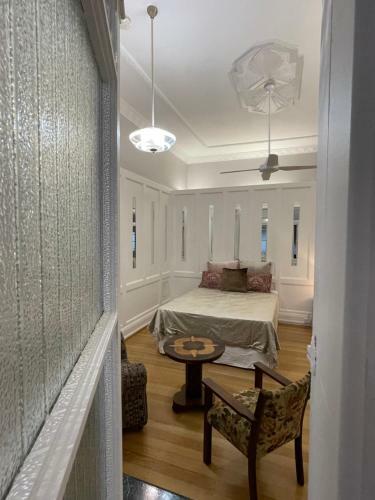 1920?s Apartment Close To Esplanade