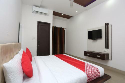 Oyo 28227 Hotel Abhinandan