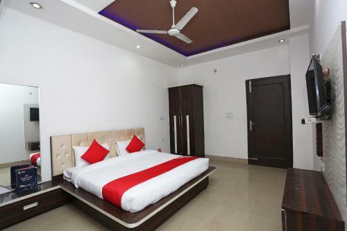 Oyo 28227 Hotel Abhinandan