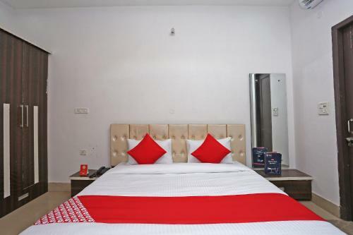 Oyo 28227 Hotel Abhinandan