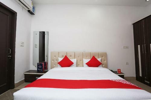 Oyo 28227 Hotel Abhinandan