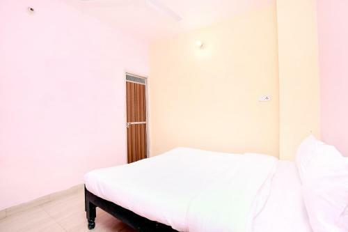 Hotel Spot On 37127 HC Palace