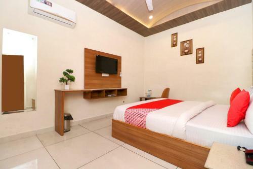 Oyo 28142 Hotel Sharrytel
