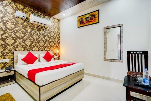 Oyo 81853 Hotel G Plaza