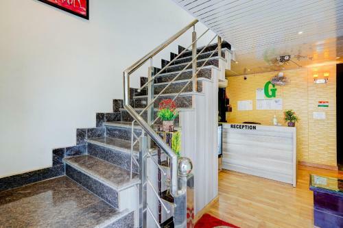 Oyo 81853 Hotel G Plaza