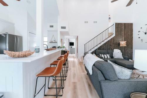 Stylish Waterfront Townhouse With Boat Slip, Pet Friendly