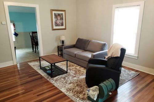 Haven In Harmony. Entire 840sqft Cottage. Sleeps 4