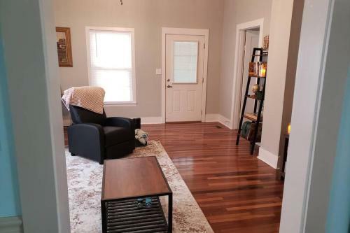 Haven In Harmony. Entire 840sqft Cottage. Sleeps 4