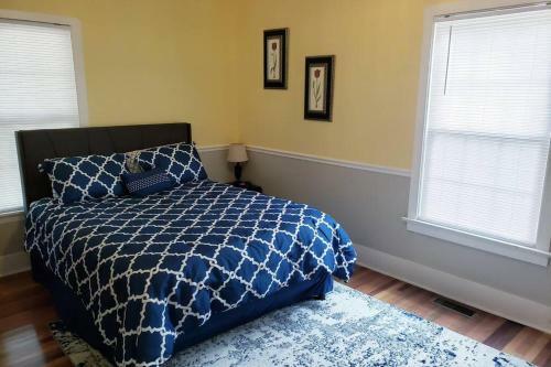 Haven In Harmony. Entire 840sqft Cottage. Sleeps 4
