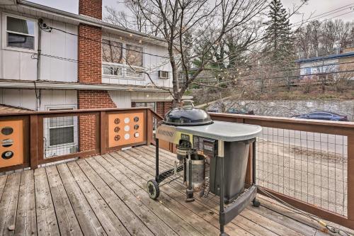 Eclectic Lake Michigan Abode With Loft And Grill!