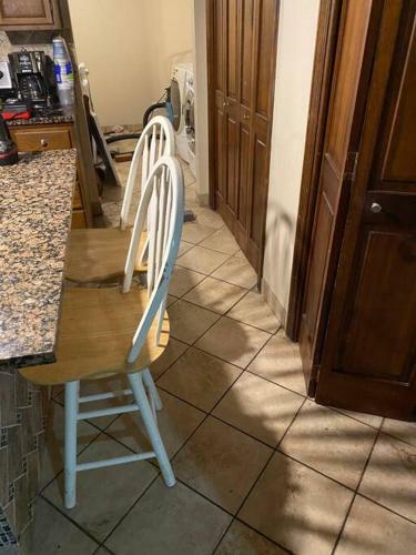 Cheerful 4 Br/2 Baths Between Evansville/ Newburgh