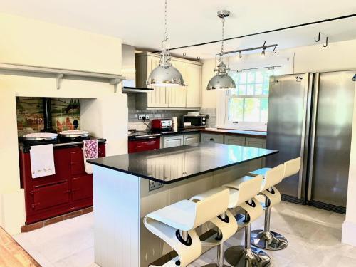 Stunning 6 Bedroom Farmhouse In Hellingly