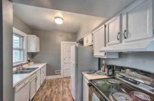 Pet-friendly Cedar Rapids Home, 1 Mi To Dtwn!