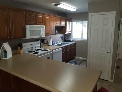 Villa Completebnb Presents Mkn1213n, Stunning 3br 2bath Townhouse