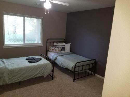 Villa Completebnb Presents Mkn1213n, Stunning 3br 2bath Townhouse