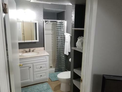 Villa Completebnb Presents Mkt718, Epigrammatic 2br 1 Bath Lower Unit