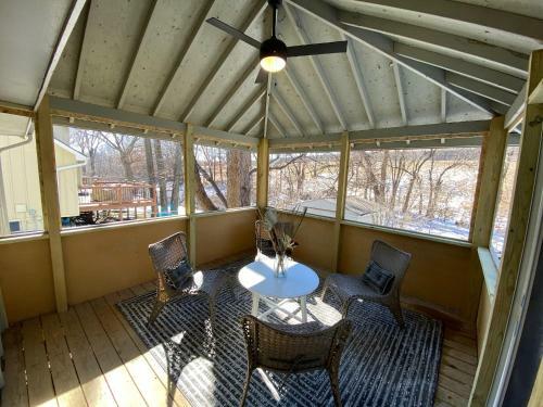 Here It Is! Cool Cape Cod-3 Br-2.5 Bath-12 Guests