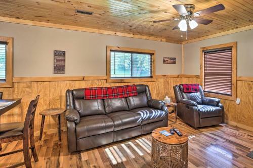 Quaint Beattyville Cabin Less Than 1 Mi Into Town!