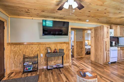 Quaint Beattyville Cabin Less Than 1 Mi Into Town!