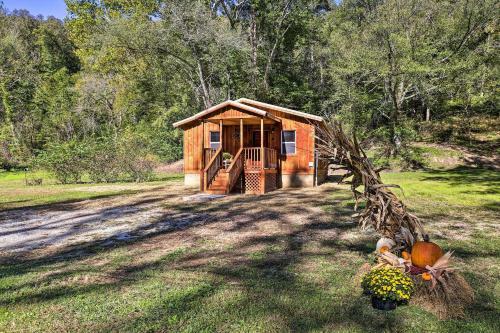 Quaint Beattyville Cabin Less Than 1 Mi Into Town!