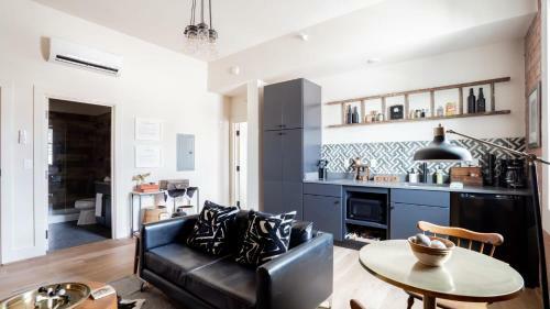 Apartamento Pickle Factory Cigars And Bourbon Rustic One Bedroom