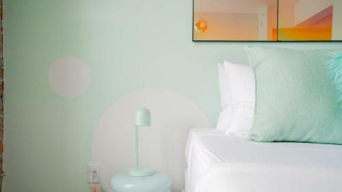 Apartamento Pickle Factory Soda Pop Whimsical Fun Studio