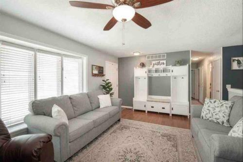 Renovated Oasis, 4 Bedroom/outdoor Dining