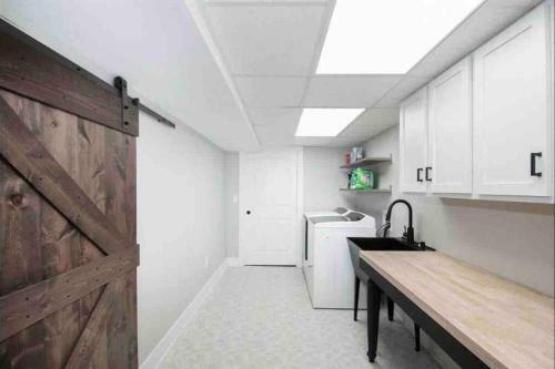 Renovated Oasis, 4 Bedroom/outdoor Dining
