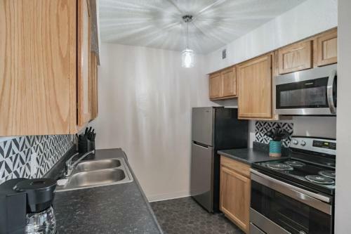 Apartamento Comfortable Getaway In Wichita W Pool