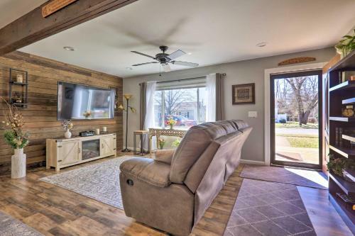 Quaint Creekside Cottage With Porch And Backyard!