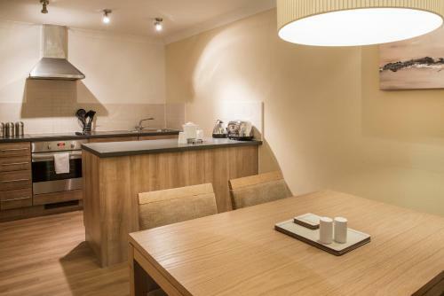 Aparthotel Cotswold Water Park Four Pillars Apartments