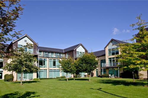 Aparthotel Cotswold Water Park Four Pillars Apartments