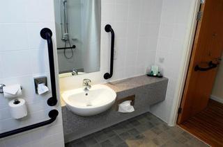Burleigh Court Hotel And Leisure