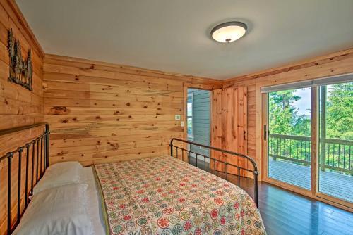 2-acre Lakefront Greenville Home With Cottage And Dock