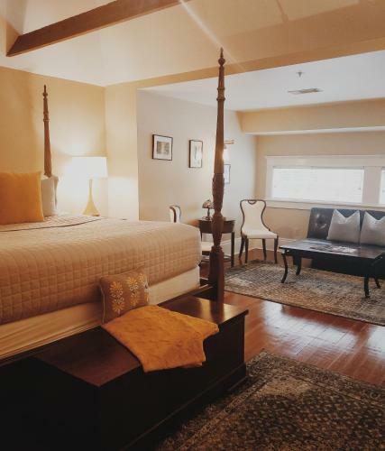 Bed & Breakfast Canal Street Inn