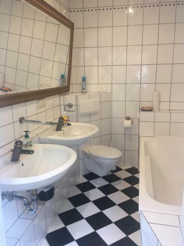 Apartment Am Friedrich Ebert Park Mit �ber 100qm Wohnfl�che