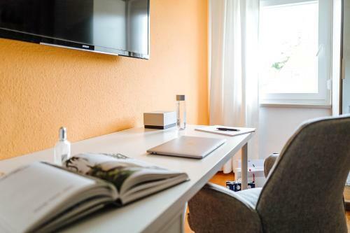 Zimmer In Ruhiger Lage 150m Zur Ta (nr. 5)