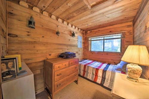 Cozy Cottage On Cat Cove With Wraparound Deck!