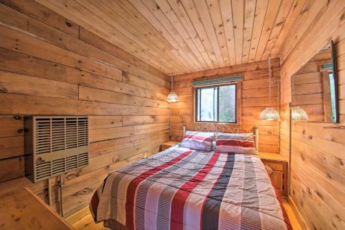 Cozy Cottage On Cat Cove With Wraparound Deck!
