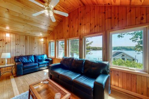 Bayview Cottages & Retreats