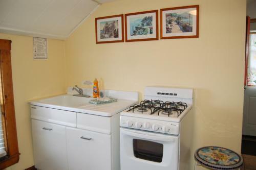 Bayview Cottages & Retreats