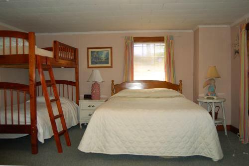 Bayview Cottages & Retreats