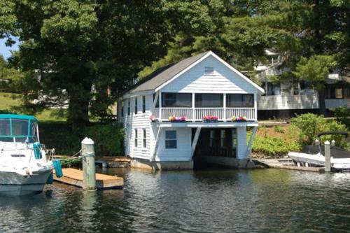 Bayview Cottages & Retreats