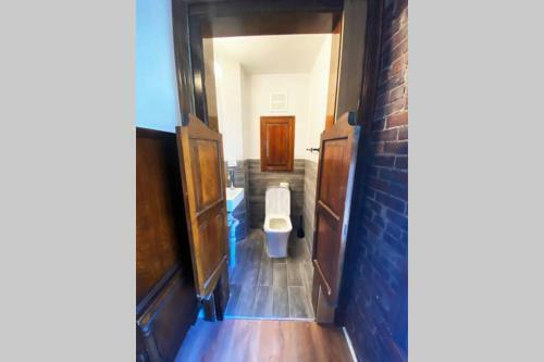 Apartamento Stunning - Modern 2 Bedroom Victorian Mansion Pad